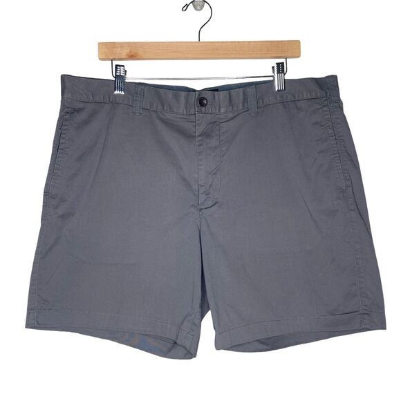 J. Crew Men’s Shorts Size 38 Gray 9" Inseam Casual Performance Stretch Chino - Picture 2 of 11